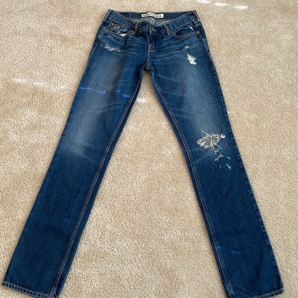 Hollister Jeans - Picture 1 of 4